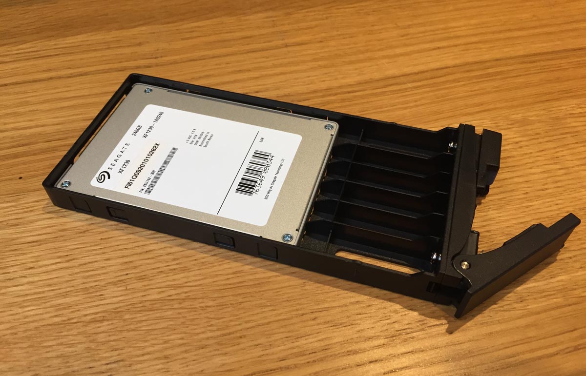 QNAP TVS 682T review 002