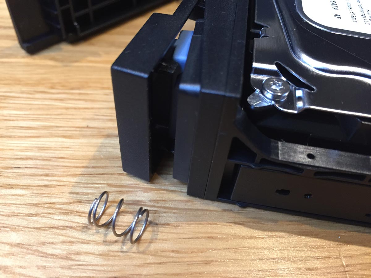 QNAP TVS 682T review 003