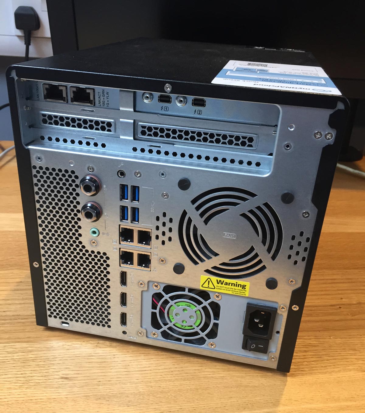 QNAP TVS 682T review 005